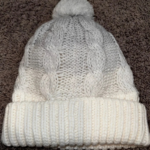 Ivory Ella Chunky Knit Beanie - Picture 5 of 6